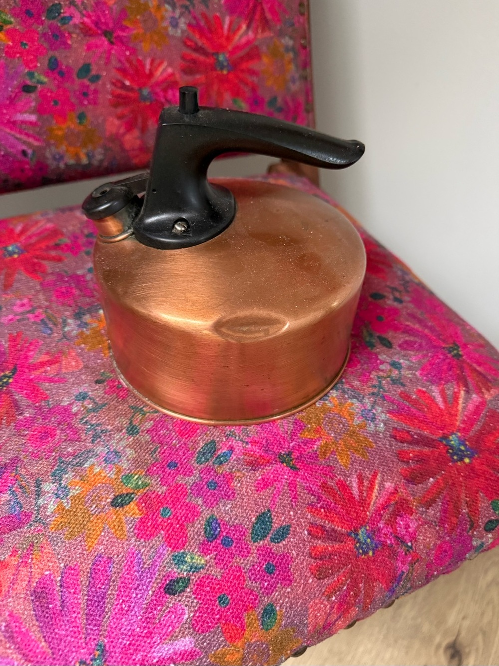 Classic MCM Copper Whistling Kettle with Black Handle - Copper - Picture 2 of 6